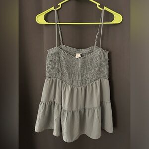 Paper Crane Top ruffled tank - Women’s medium